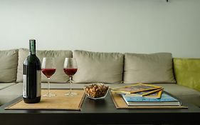 Bright 1Bdr Apartment In The City Center